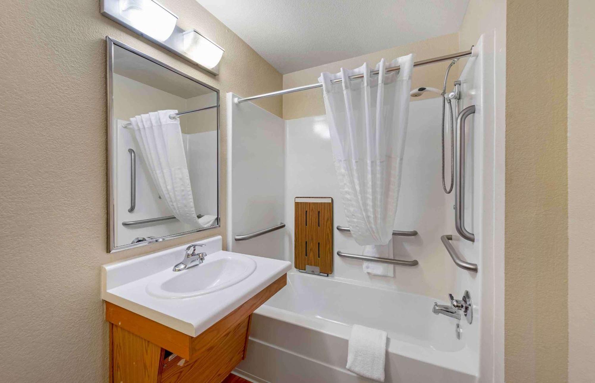 Extended Stay America Select Suites - Kansas City - South - I-49 Exterior photo