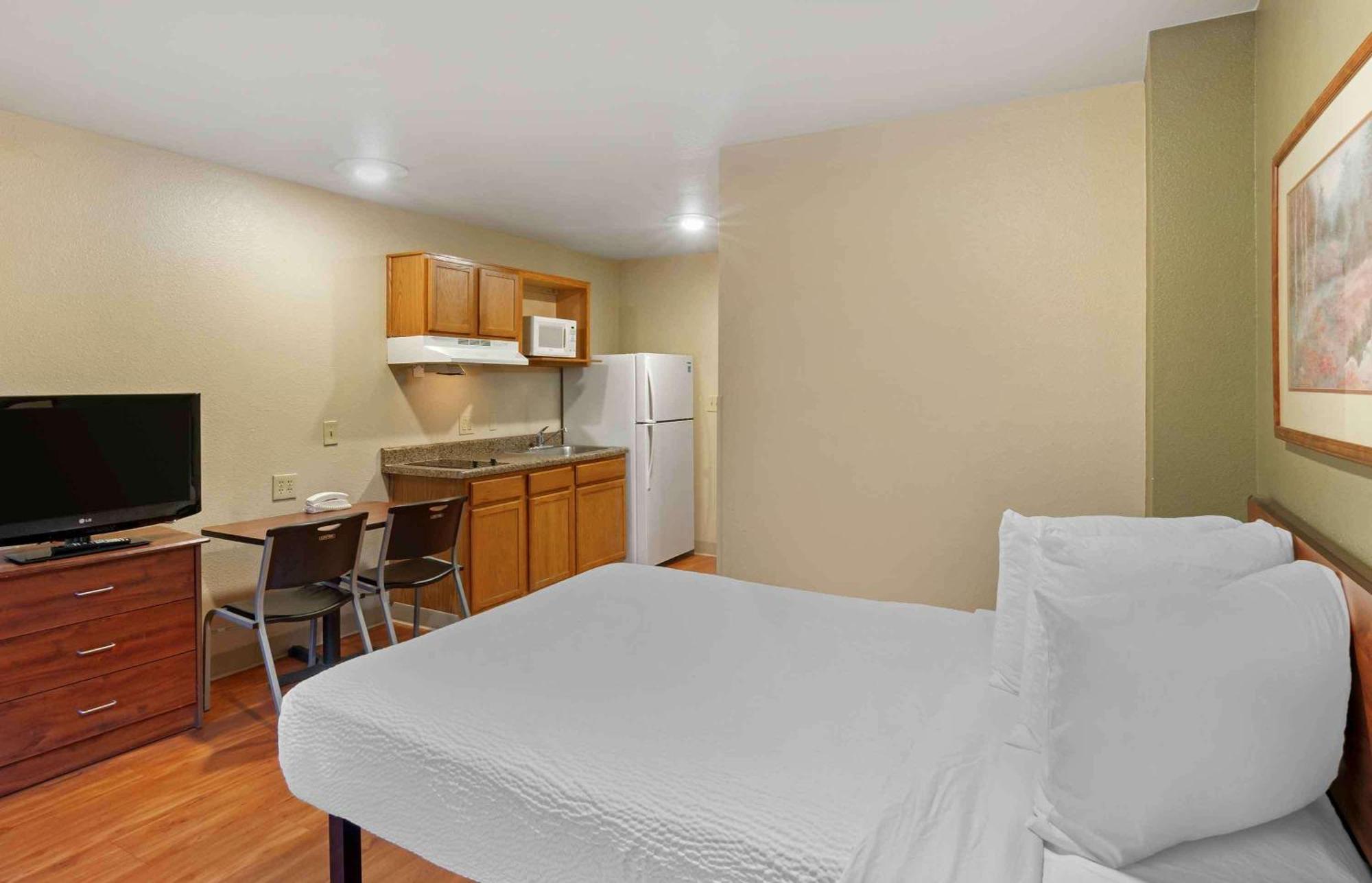 Extended Stay America Select Suites - Kansas City - South - I-49 Exterior photo